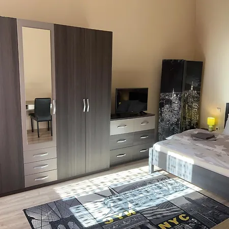 Near Opera In Downtown Apartment