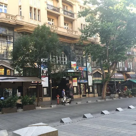 Апартаменты Near Opera In Downtown *
