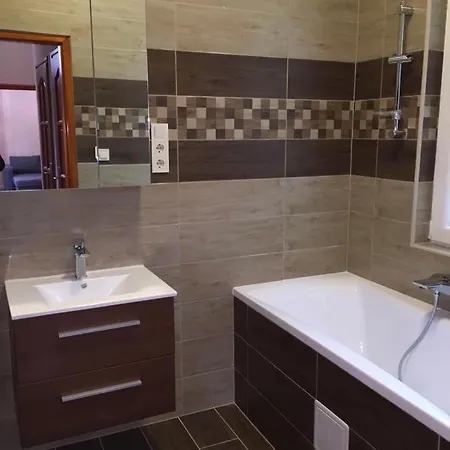 Apartment Near Opera In Downtown Budapest *