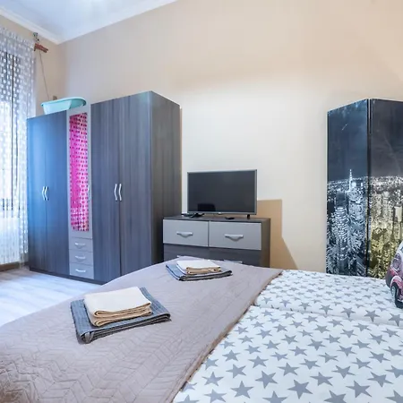 Near Opera In Downtown Apartament *